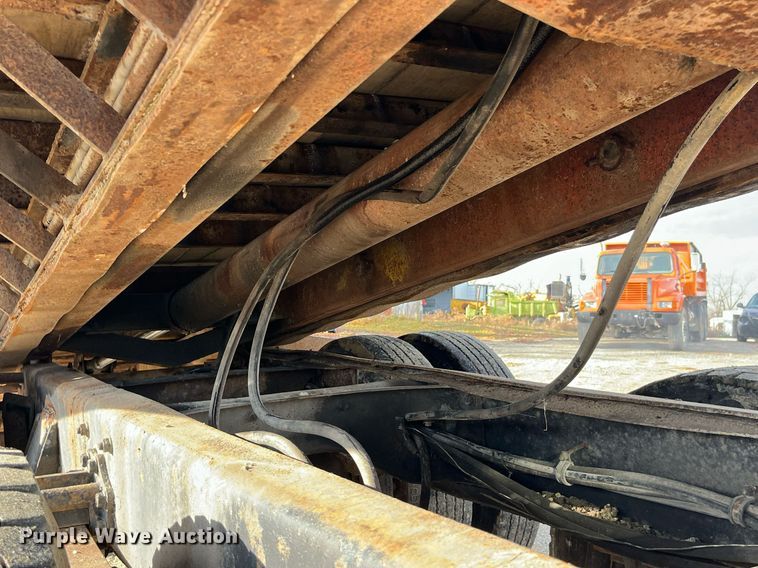 image for item DP2164 1992 Volvo  rollback truck