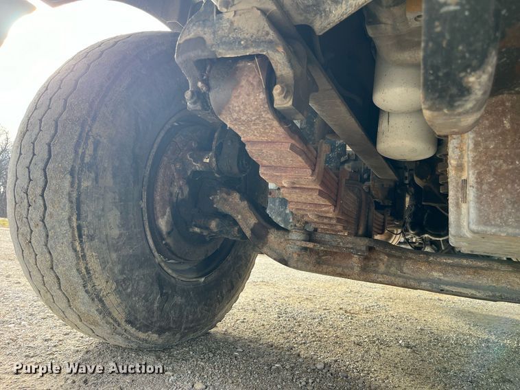 image for item DP2164 1992 Volvo  rollback truck