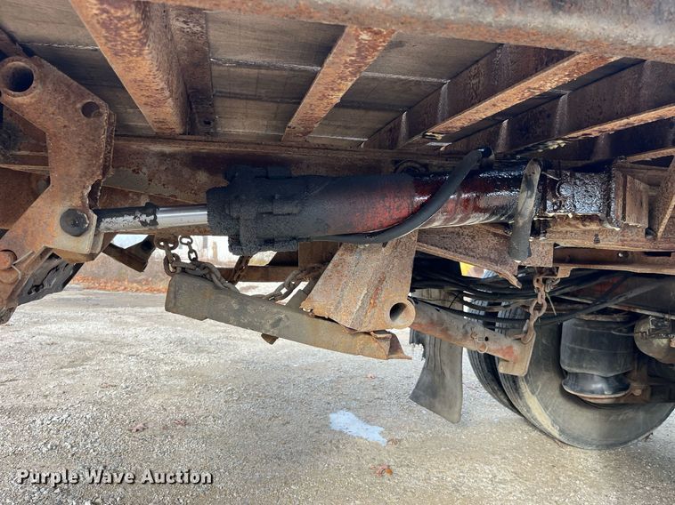 image for item DP2164 1992 Volvo  rollback truck