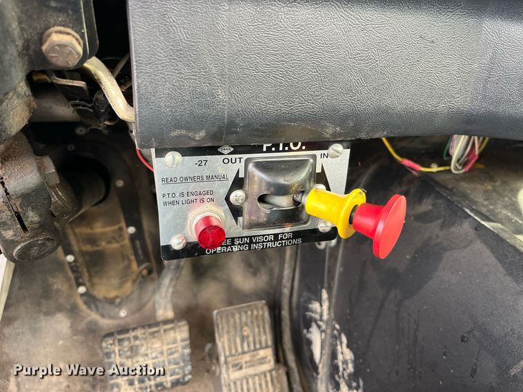 image for item DP2164 1992 Volvo  rollback truck