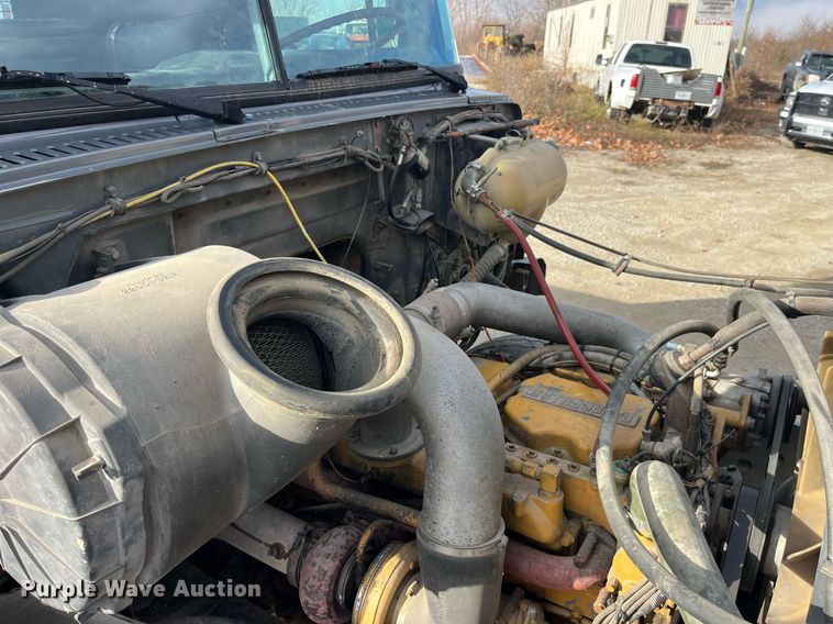 image for item DP2164 1992 Volvo  rollback truck