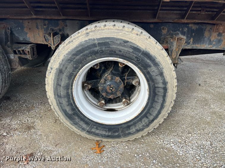 image for item DP2164 1992 Volvo  rollback truck