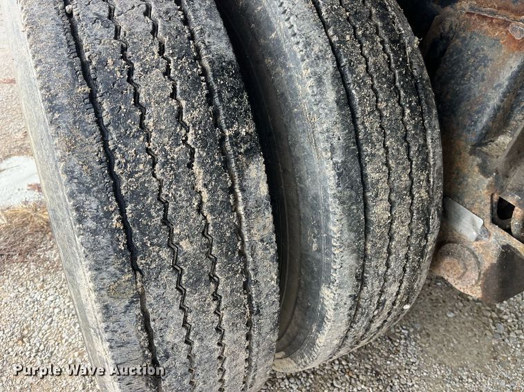 image for item DP2164 1992 Volvo  rollback truck