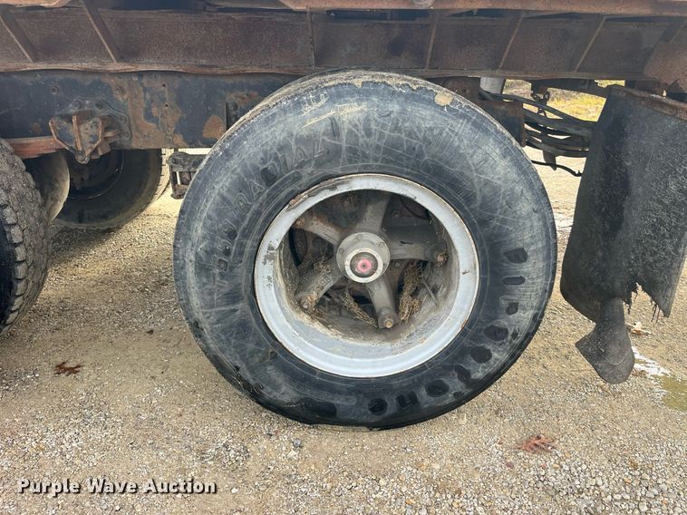 image for item DP2164 1992 Volvo  rollback truck