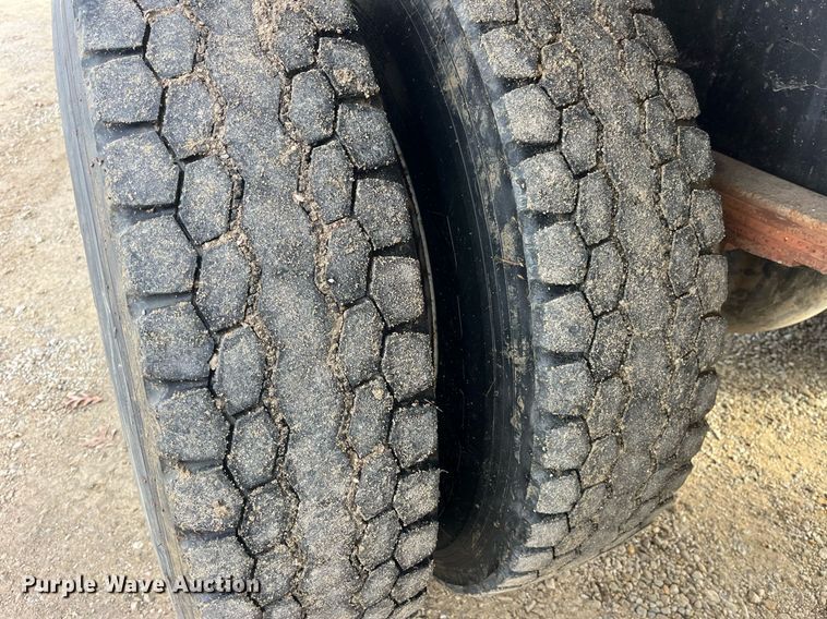 image for item DP2164 1992 Volvo  rollback truck