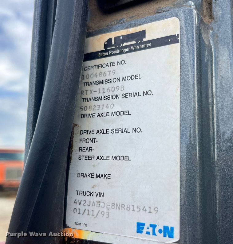 image for item DP2164 1992 Volvo  rollback truck