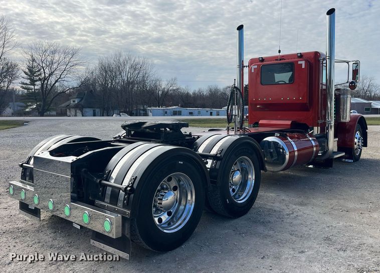 image for item DP2169 1990 Peterbilt 379  semi truck
