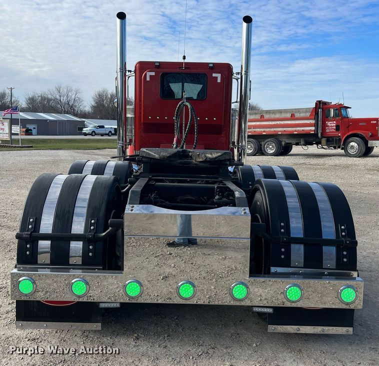 image for item DP2169 1990 Peterbilt 379  semi truck