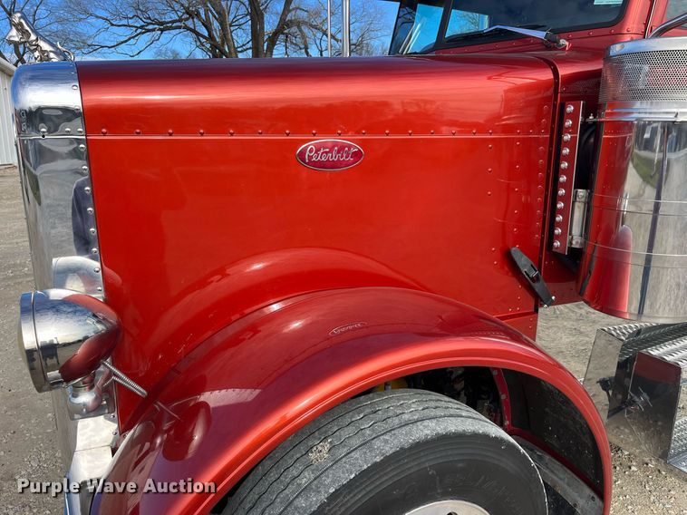image for item DP2169 1990 Peterbilt 379  semi truck