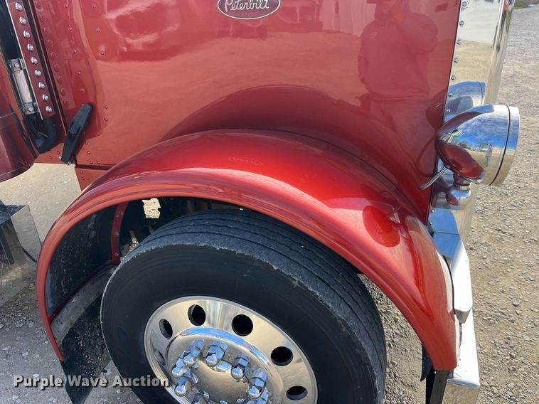 image for item DP2169 1990 Peterbilt 379  semi truck