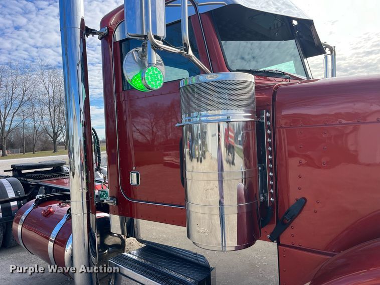 image for item DP2169 1990 Peterbilt 379  semi truck