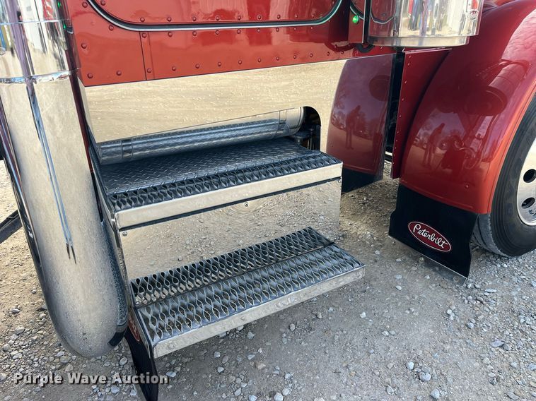 image for item DP2169 1990 Peterbilt 379  semi truck
