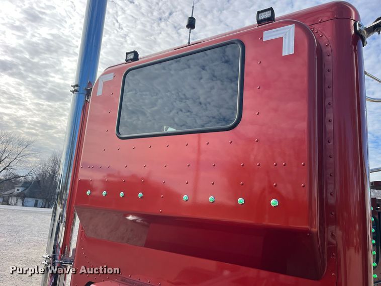 image for item DP2169 1990 Peterbilt 379  semi truck