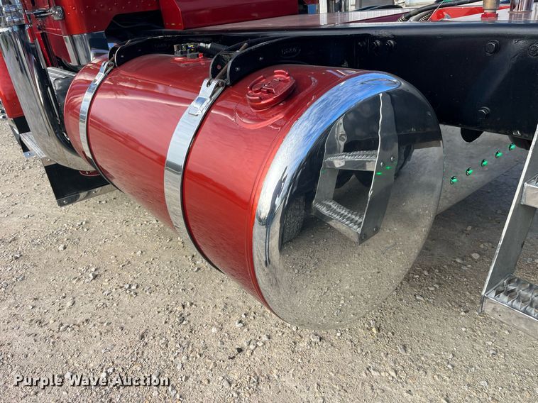 image for item DP2169 1990 Peterbilt 379  semi truck