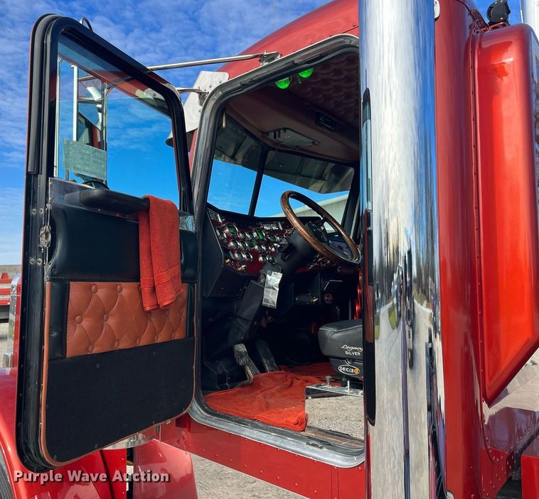 image for item DP2169 1990 Peterbilt 379  semi truck