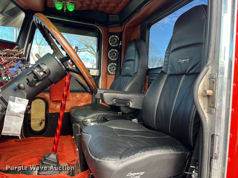 image for item DP2169 1990 Peterbilt 379  semi truck
