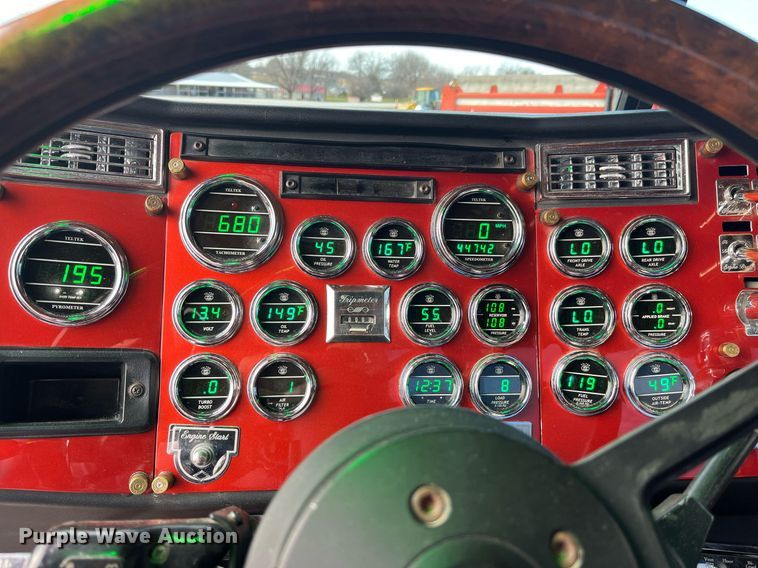 image for item DP2169 1990 Peterbilt 379  semi truck
