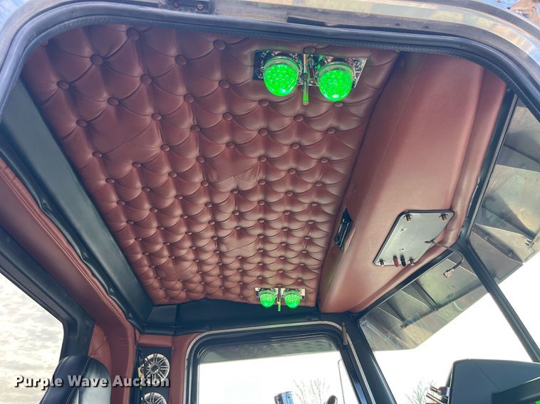 image for item DP2169 1990 Peterbilt 379  semi truck