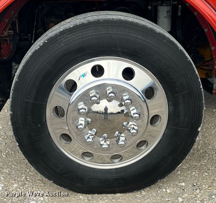 image for item DP2169 1990 Peterbilt 379  semi truck