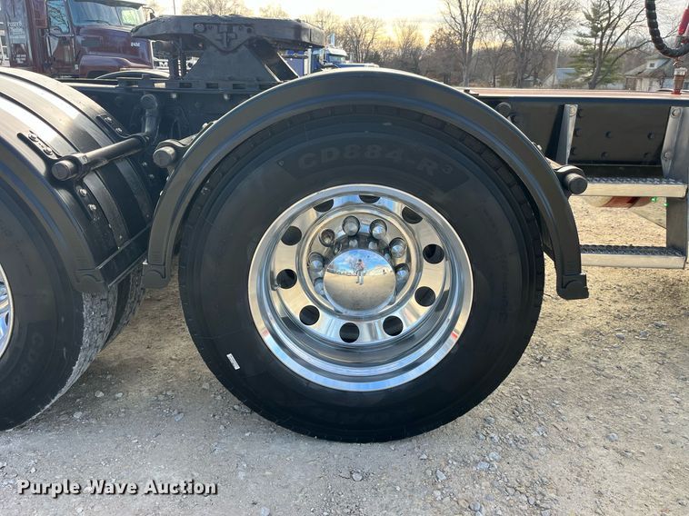image for item DP2169 1990 Peterbilt 379  semi truck