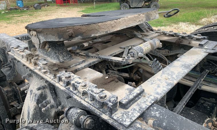 image for item DP8761 2015 Freightliner Cascadia  semi truck