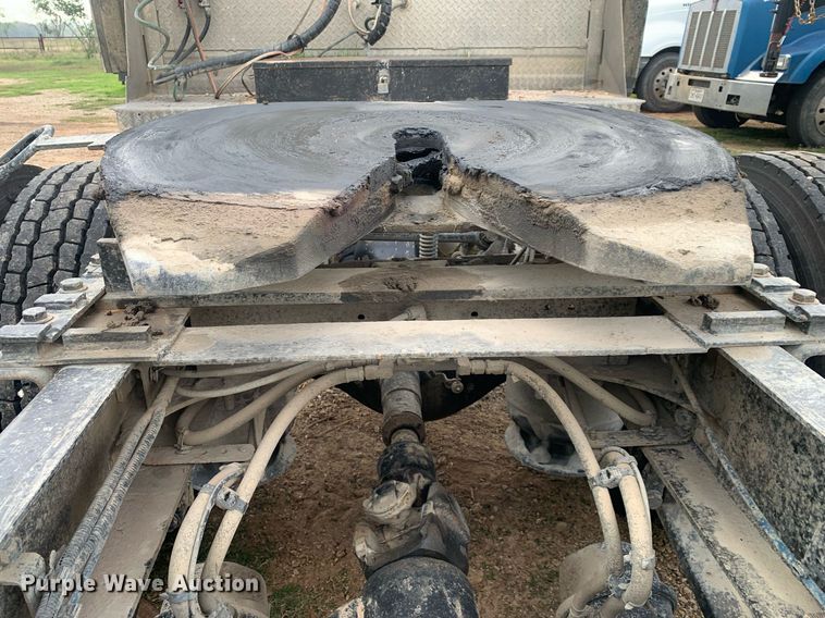 image for item DP8761 2015 Freightliner Cascadia  semi truck