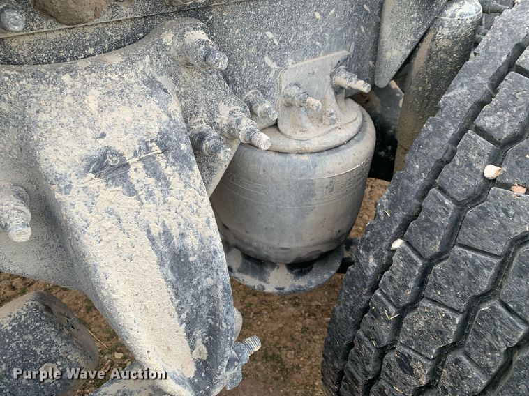 image for item DP8761 2015 Freightliner Cascadia  semi truck