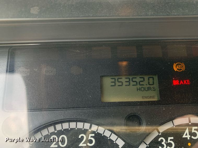 image for item DP8761 2015 Freightliner Cascadia  semi truck