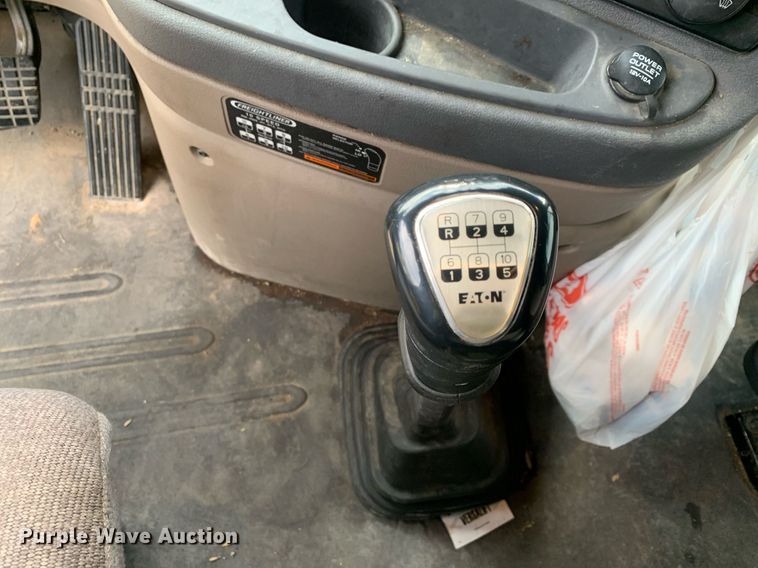 image for item DP8761 2015 Freightliner Cascadia  semi truck