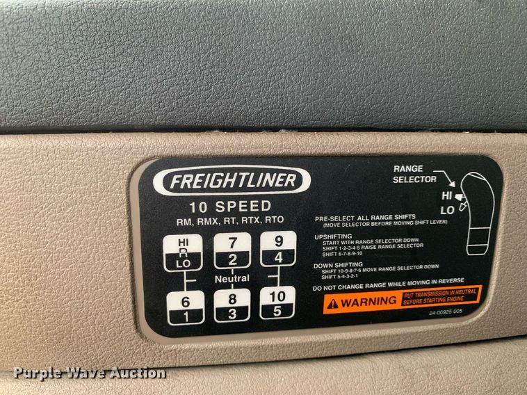 image for item DP8761 2015 Freightliner Cascadia  semi truck