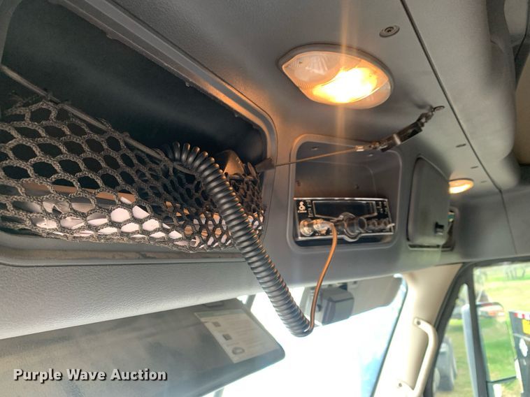 image for item DP8761 2015 Freightliner Cascadia  semi truck