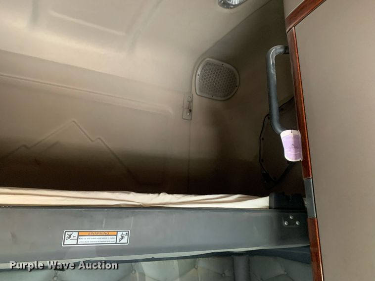 image for item DP8761 2015 Freightliner Cascadia  semi truck