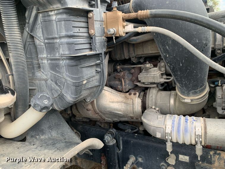 image for item DP8761 2015 Freightliner Cascadia  semi truck