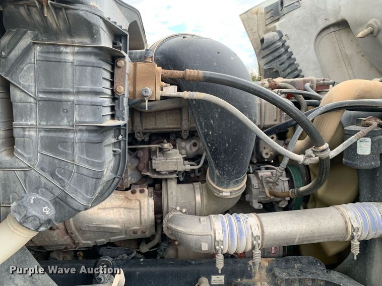 image for item DP8761 2015 Freightliner Cascadia  semi truck