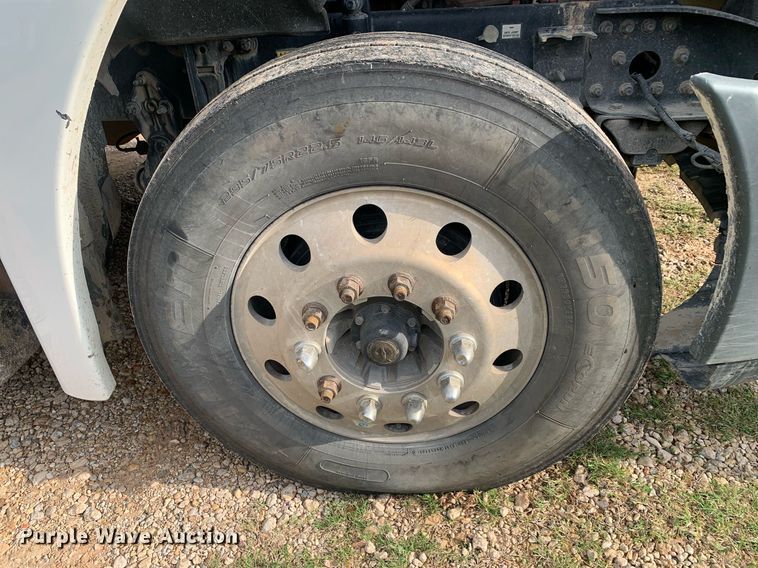 image for item DP8761 2015 Freightliner Cascadia  semi truck