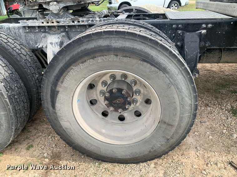 image for item DP8761 2015 Freightliner Cascadia  semi truck