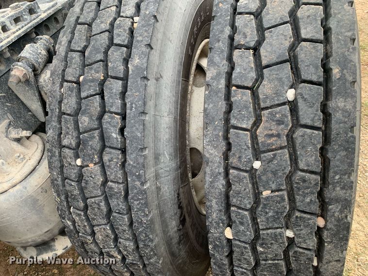 image for item DP8761 2015 Freightliner Cascadia  semi truck