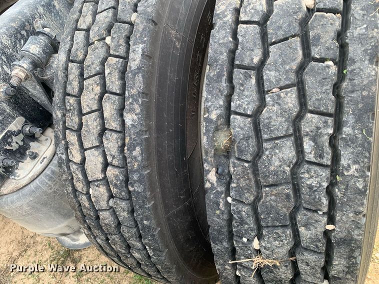 image for item DP8761 2015 Freightliner Cascadia  semi truck