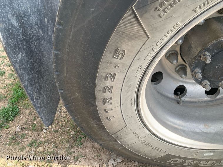 image for item DP8761 2015 Freightliner Cascadia  semi truck