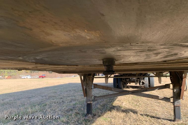 image for item DP8767 2011 Utility VS2DX  dry van trailer