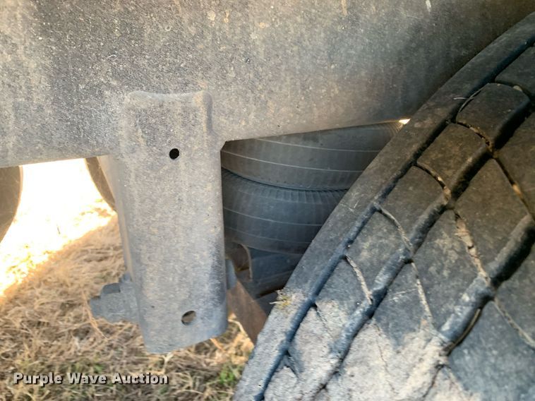 image for item DP8767 2011 Utility VS2DX  dry van trailer