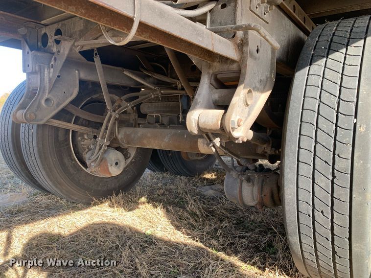 image for item DP8767 2011 Utility VS2DX  dry van trailer