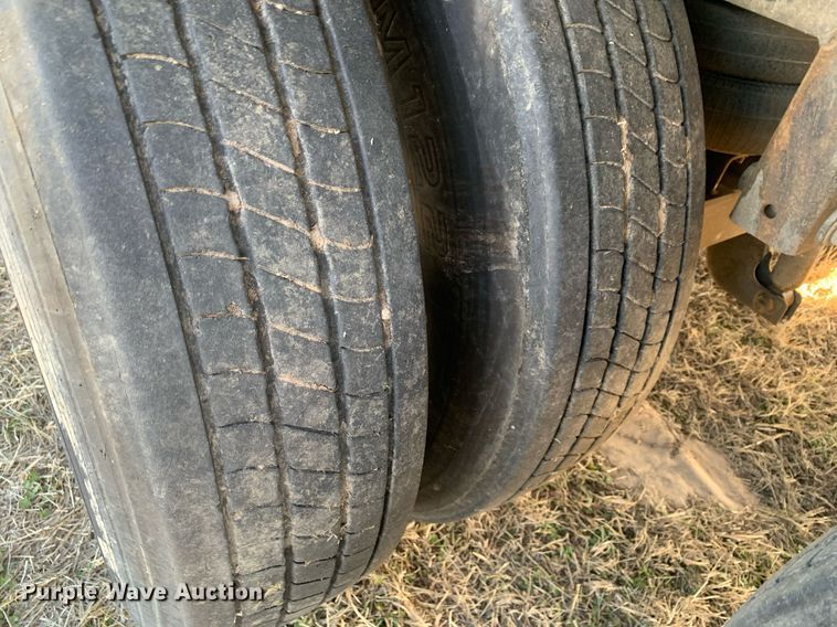 image for item DP8767 2011 Utility VS2DX  dry van trailer