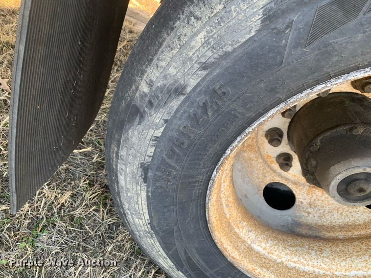 image for item DP8767 2011 Utility VS2DX  dry van trailer