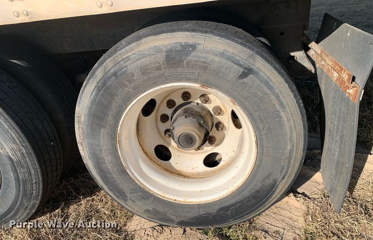 image for item DP8767 2011 Utility VS2DX  dry van trailer