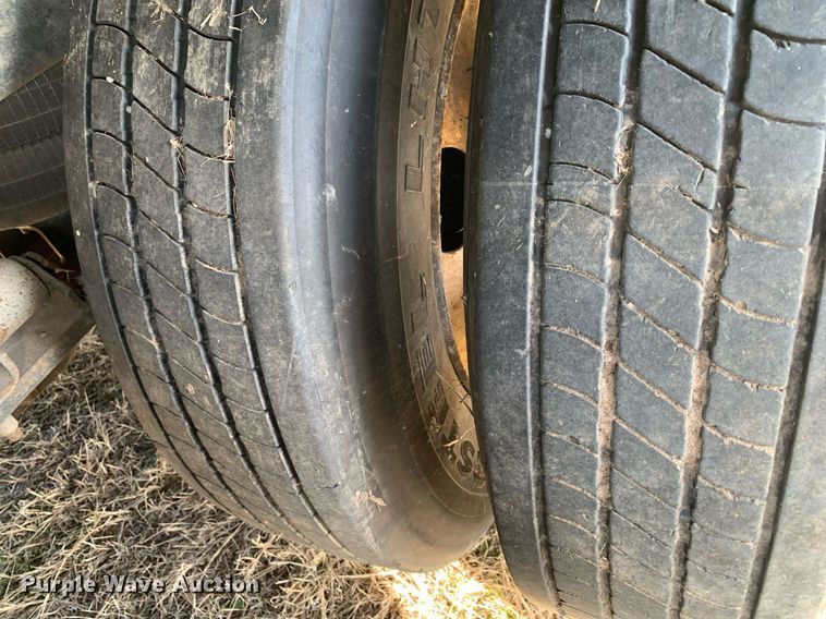 image for item DP8767 2011 Utility VS2DX  dry van trailer