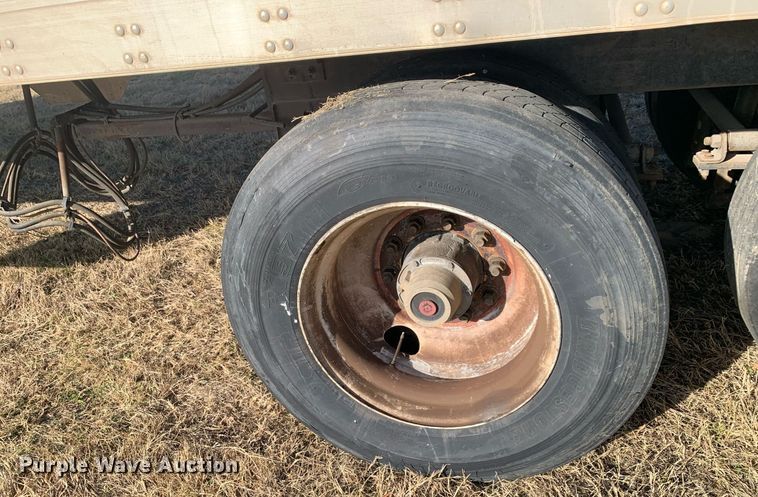 image for item DP8767 2011 Utility VS2DX  dry van trailer