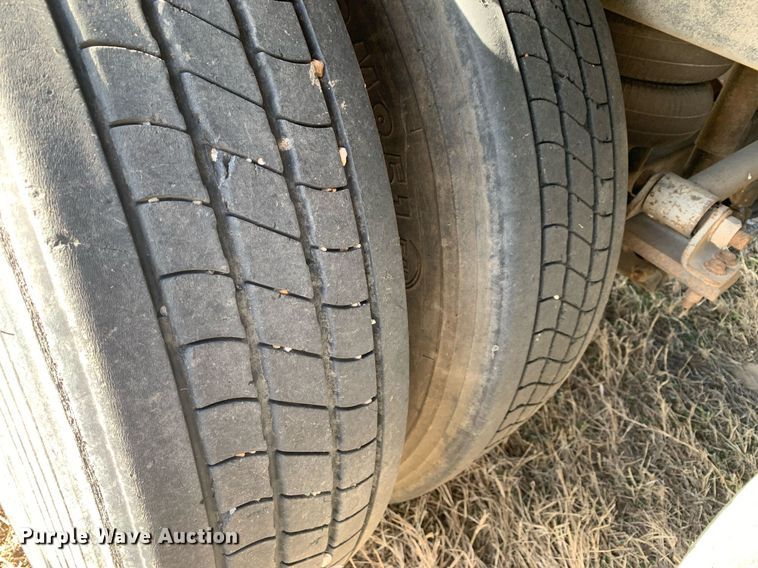 image for item DP8767 2011 Utility VS2DX  dry van trailer