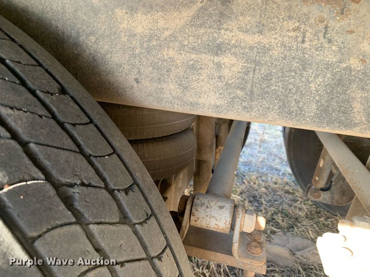 image for item DP8767 2011 Utility VS2DX  dry van trailer