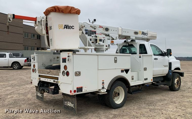 image for item DP8774 2019 Chevrolet Silverado 6500HD  bucket truck